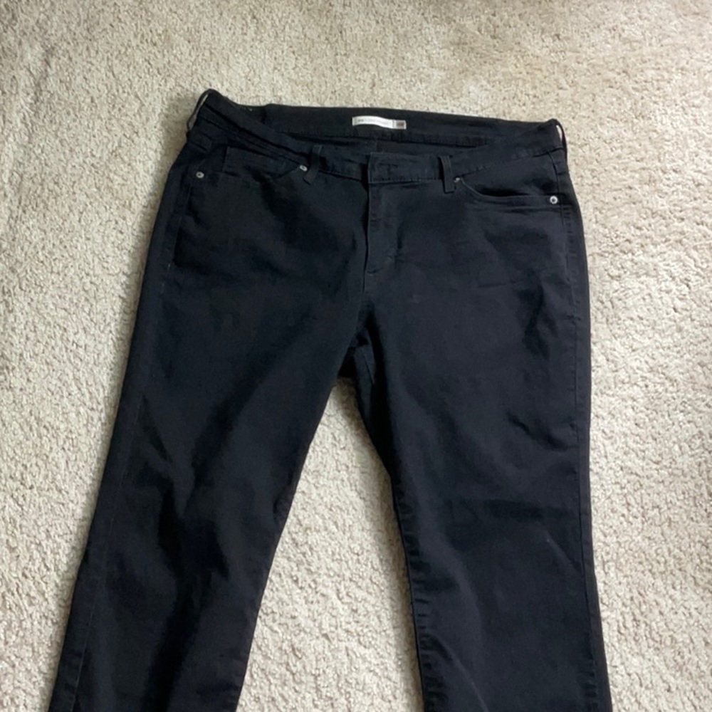 Levi All Black Jeans